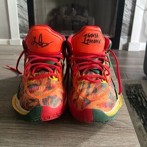 Kyrie “1 World People”